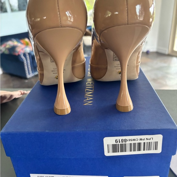 Stuart Weitzman Cream Patent Leather Heels NWT full inclusion -box & dustbag - Picture 9 of 9